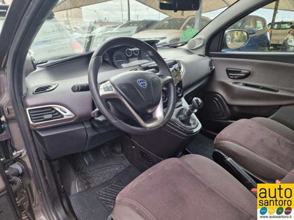 Lancia Ypsilon usata a Salerno (7)