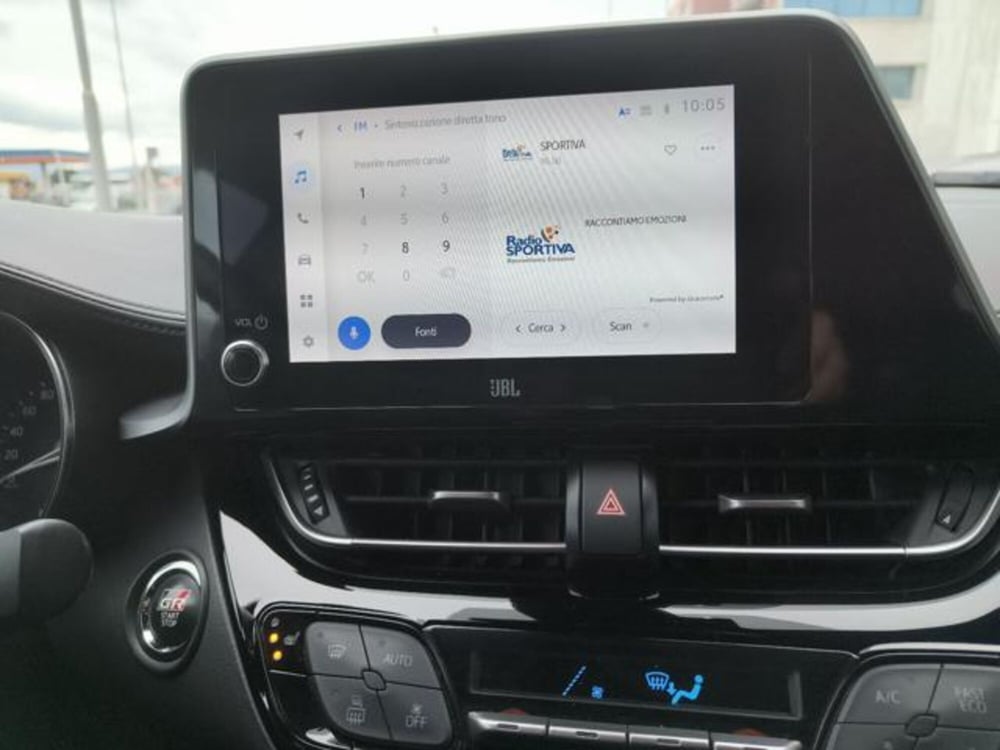 Toyota Toyota C-HR usata a Reggio Calabria (12)