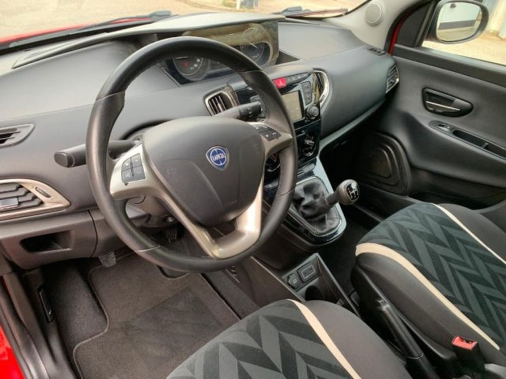 Lancia Ypsilon usata a Trapani (15)