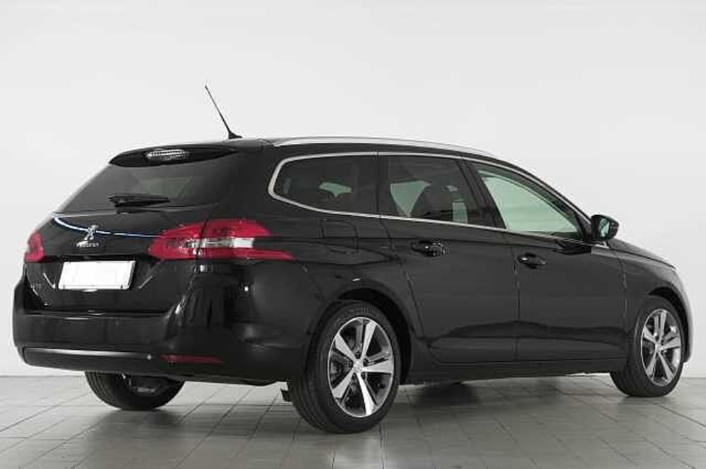 Peugeot 308 SW usata a Como (4)