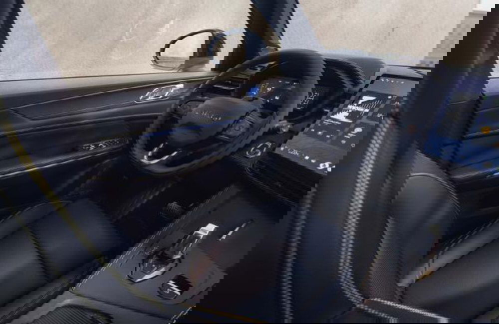 Lynk & Co 01 nuova a Firenze (4)