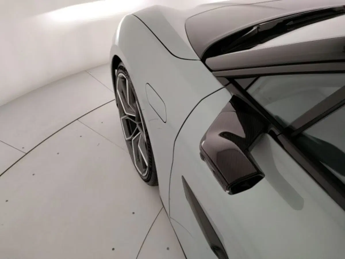 Lotus Emeya nuova a Modena (13)
