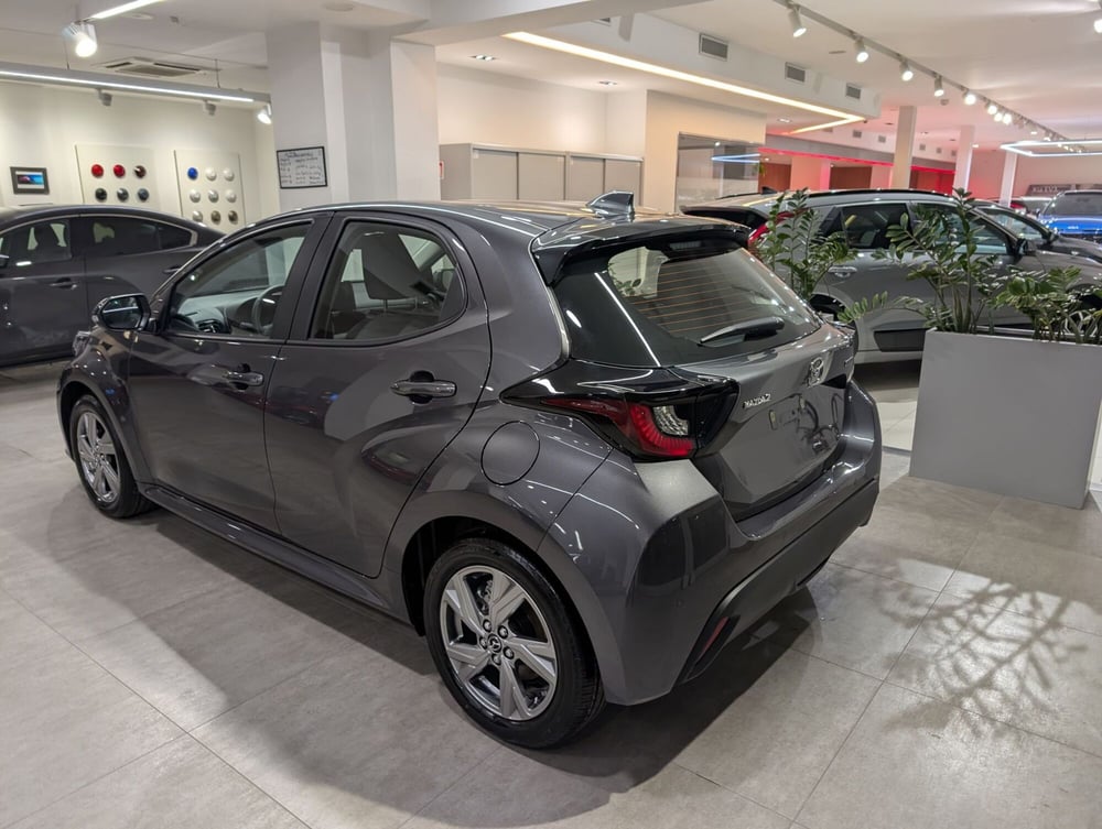 Mazda Mazda2 Hybrid nuova a Napoli (5)