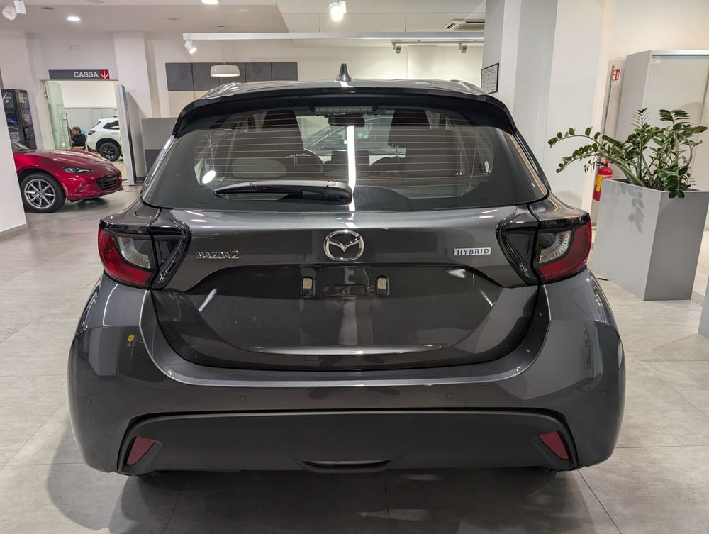 Mazda Mazda2 Hybrid nuova a Napoli (6)