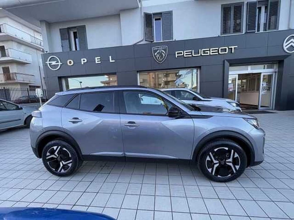 Peugeot 2008 nuova a Vibo Valentia (4)