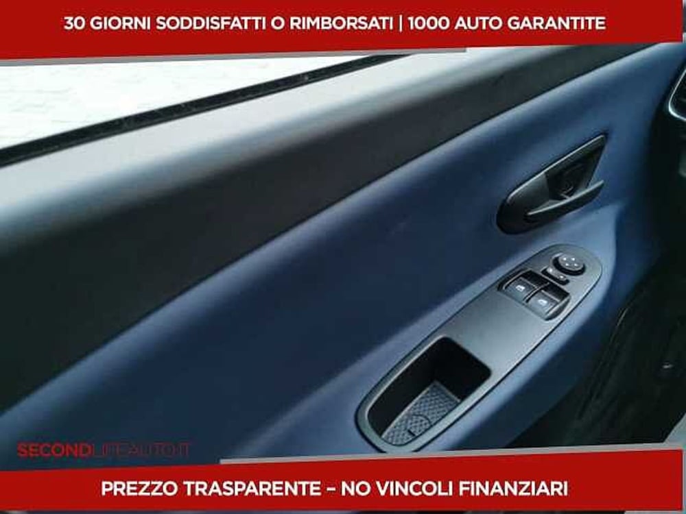 Lancia Ypsilon nuova a Chieti (16)