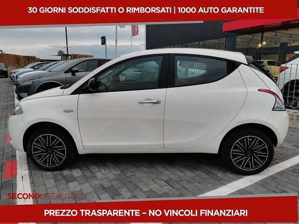 Lancia Ypsilon nuova a Chieti (3)