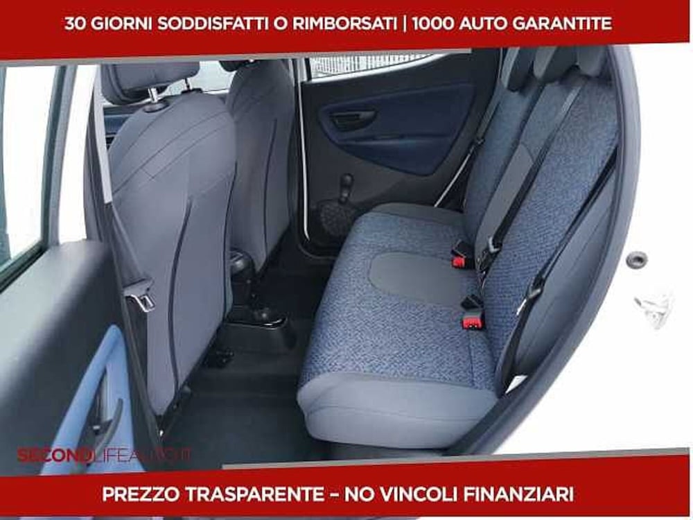 Lancia Ypsilon nuova a Chieti (6)