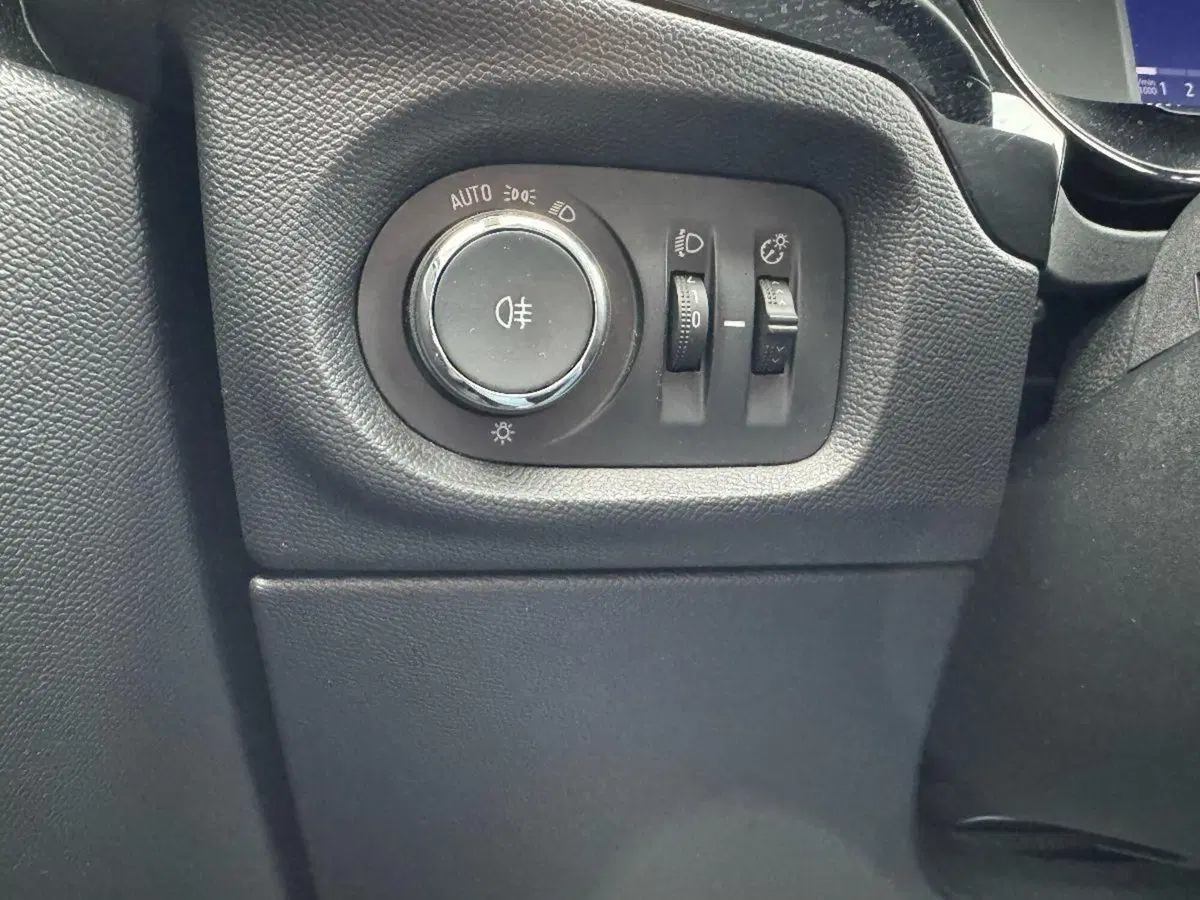Opel Corsa usata a Lecce (14)