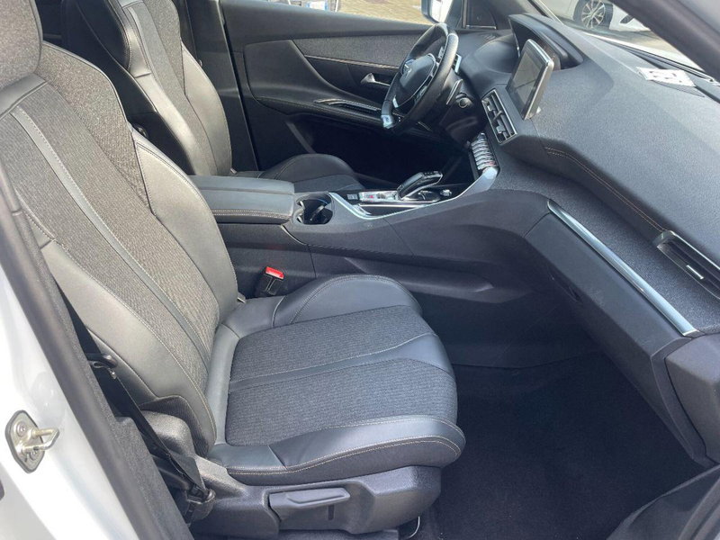 Peugeot 5008 usata a Lecce (19)