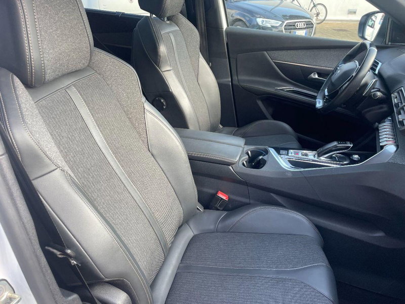 Peugeot 5008 usata a Lecce (20)