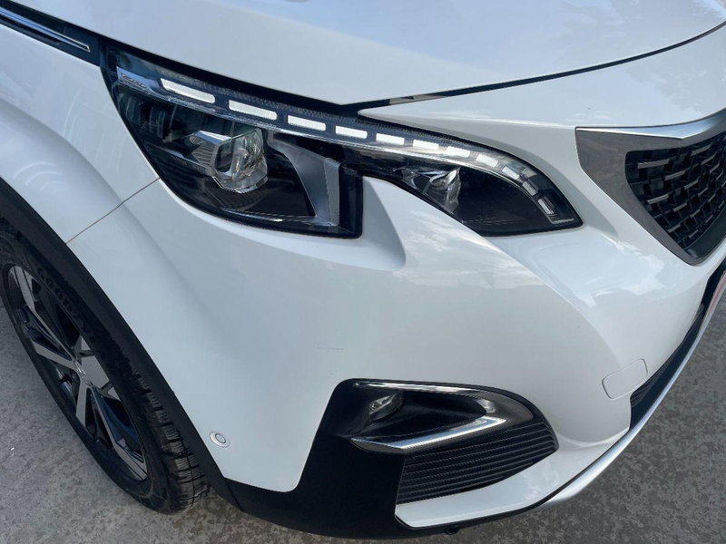 Peugeot 5008 usata a Lecce (10)