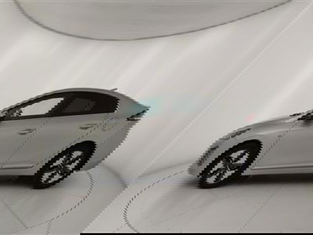 Hyundai Ioniq usata a Bari (3)