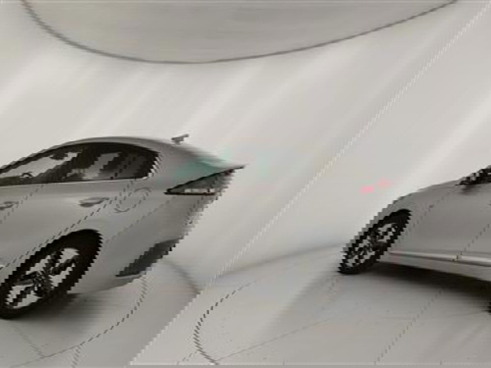 Hyundai Ioniq usata a Bari (4)