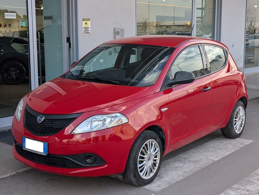 Lancia Ypsilon usata a Napoli