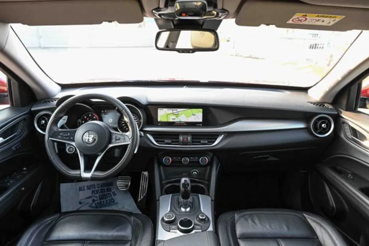 Alfa Romeo Stelvio usata a Torino (7)