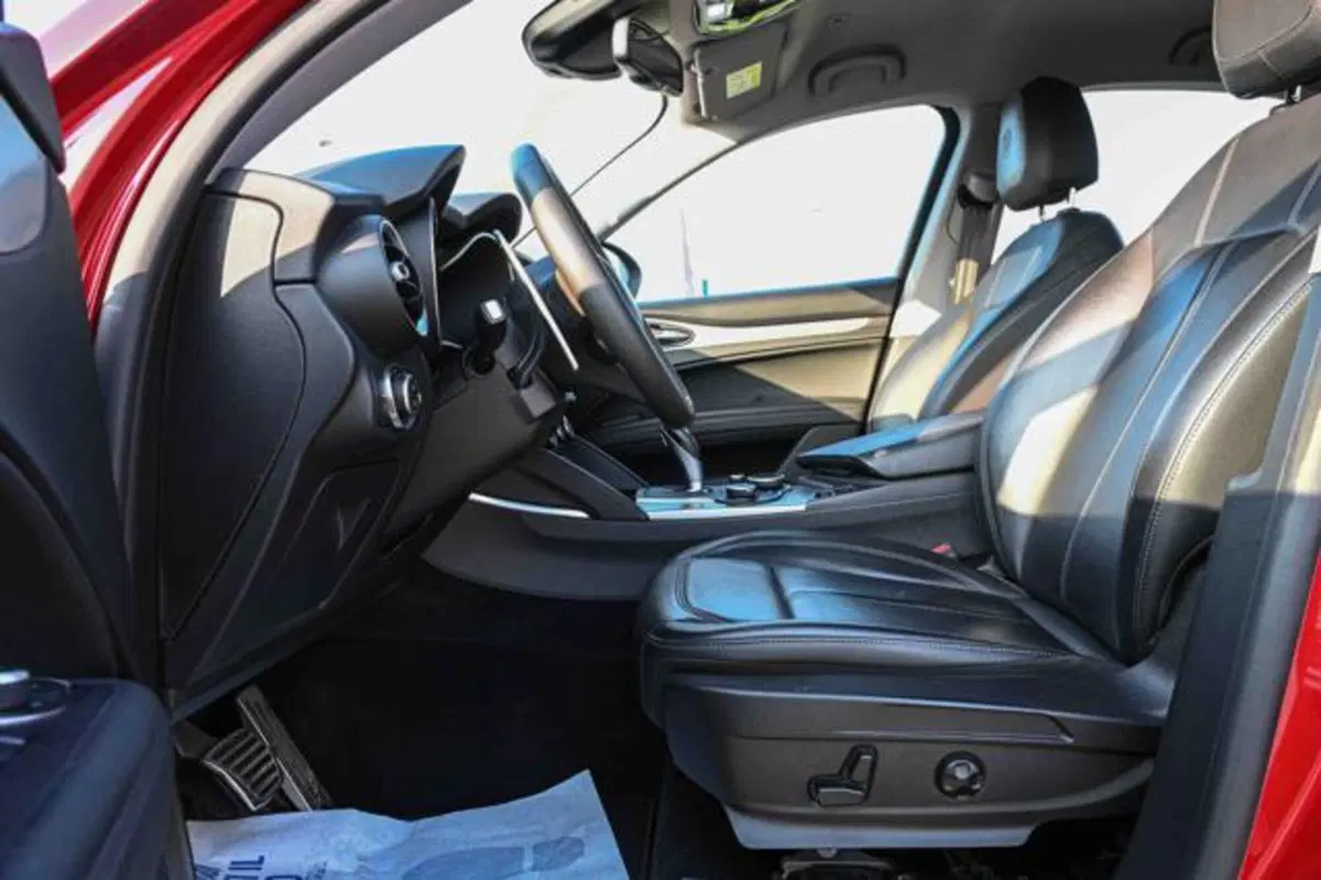 Alfa Romeo Stelvio usata a Torino (9)