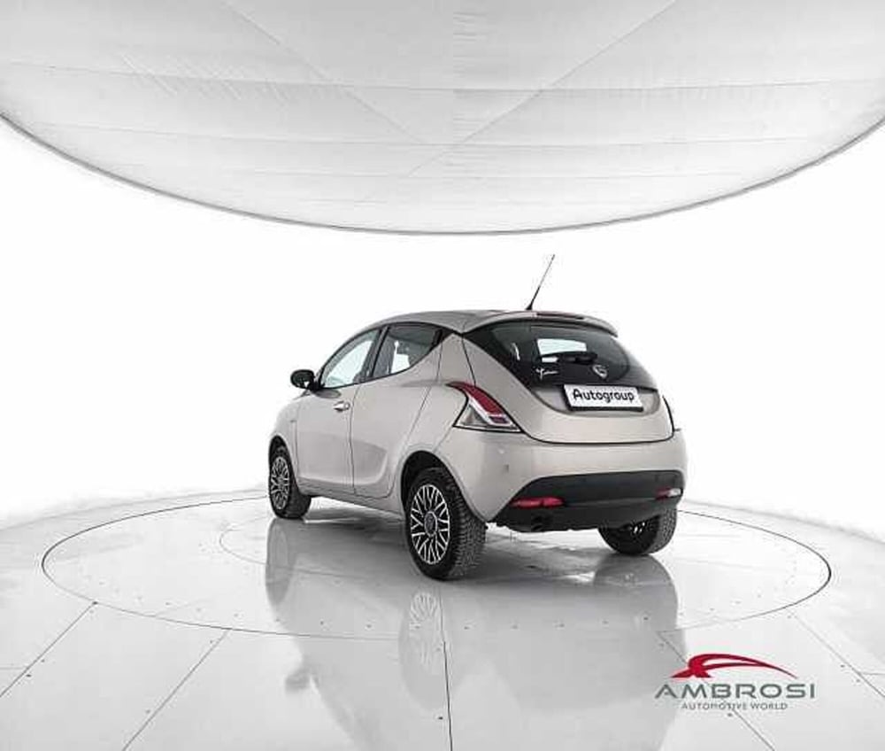 Lancia Ypsilon usata a Viterbo (4)