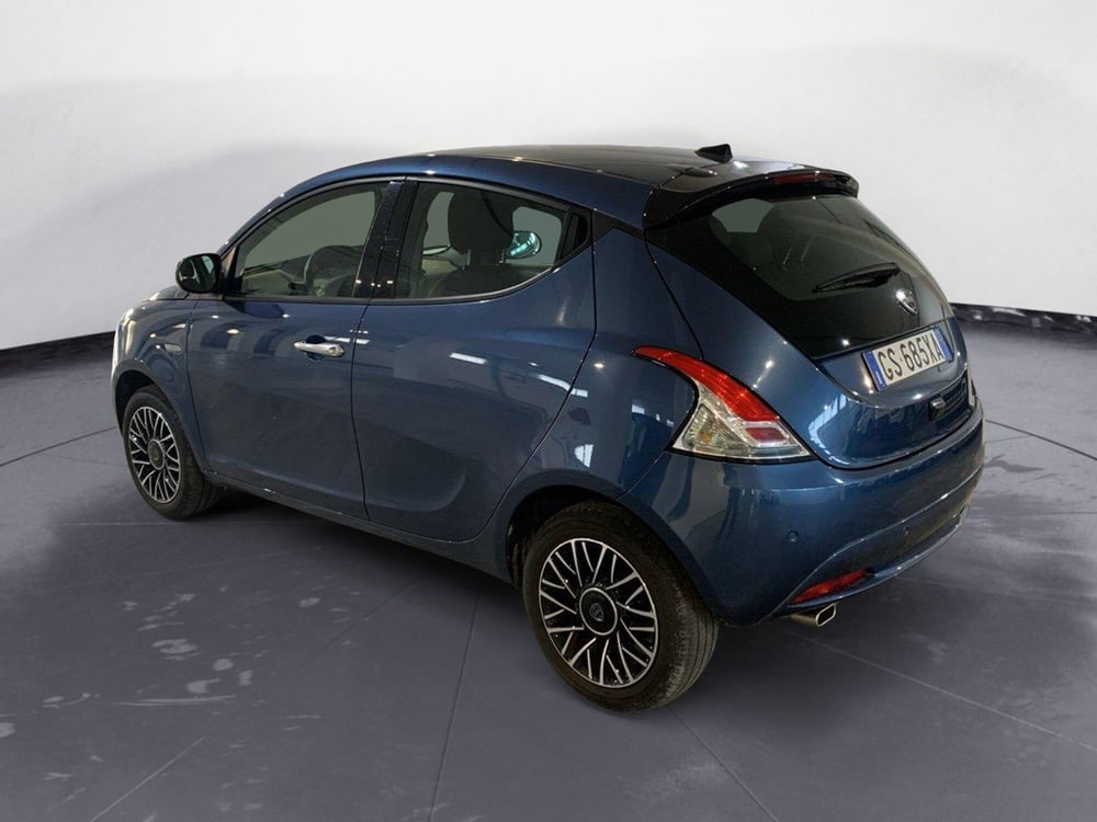 Lancia Ypsilon usata a Brindisi (3)