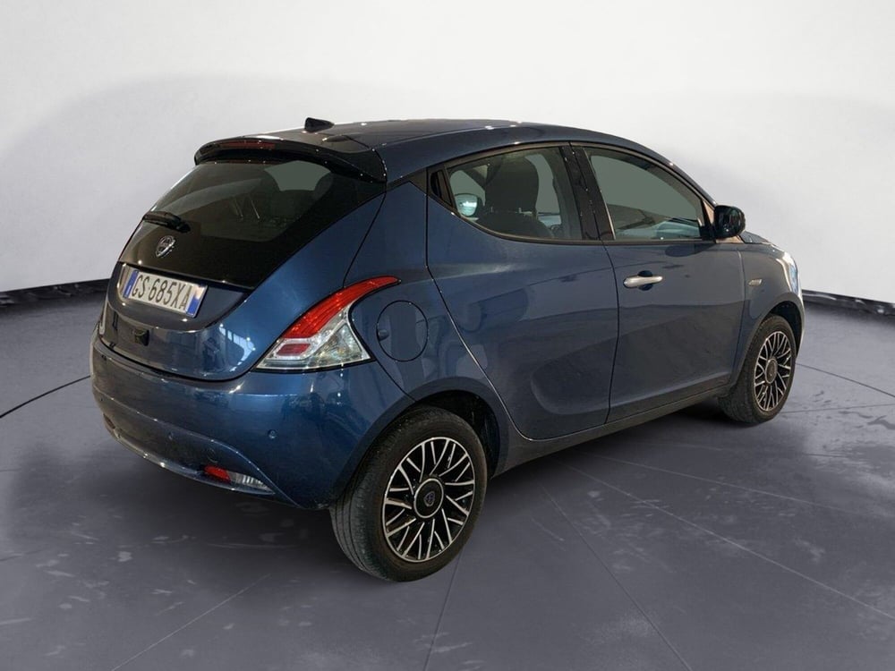 Lancia Ypsilon usata a Brindisi (6)