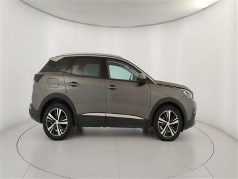 Peugeot 3008 usata a Bari (9)