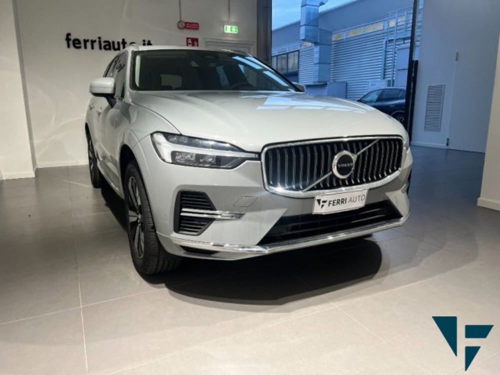 Volvo XC60 nuova a Udine (4)