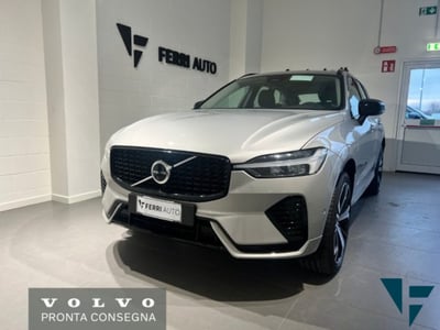 Volvo XC60 B5 AWD automatico Ultimate Dark  nuova a Tavagnacco