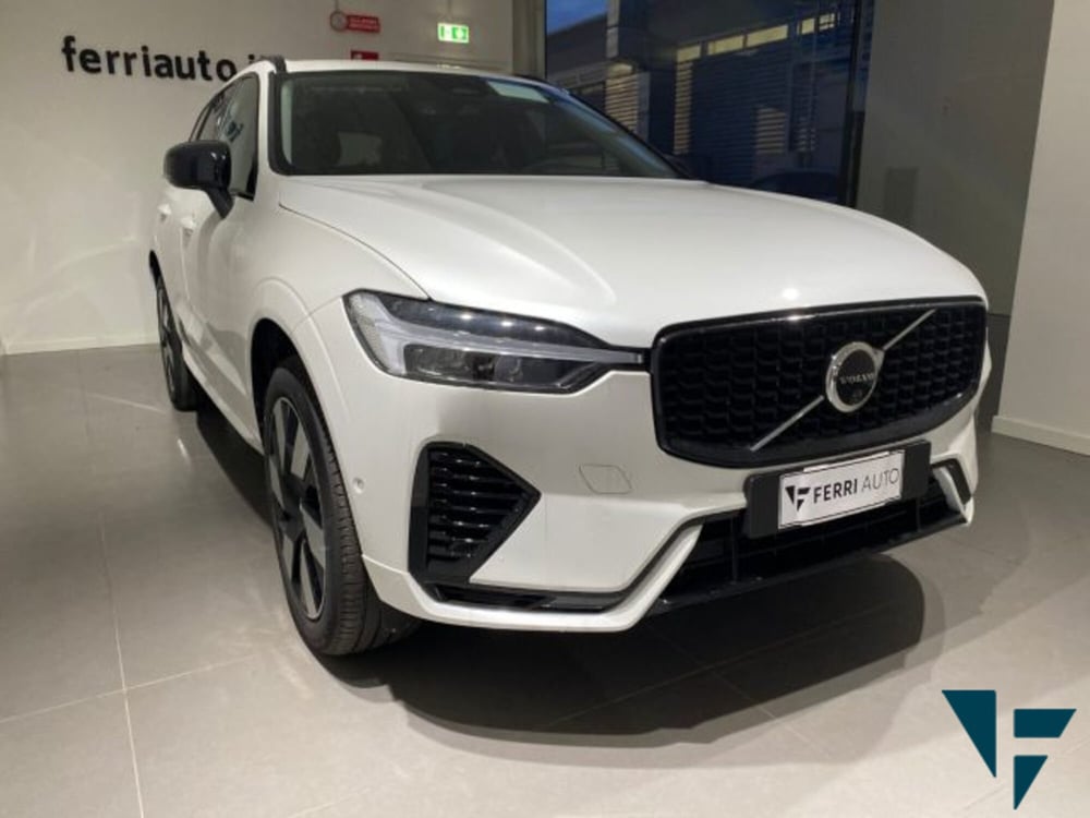 Volvo XC60 nuova a Udine (4)