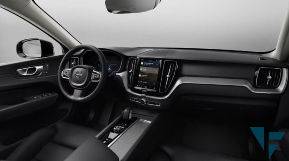 Volvo XC60 nuova a Udine (7)