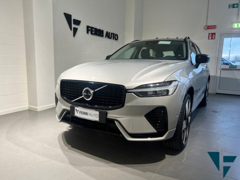 Volvo XC60 nuova a Udine (2)