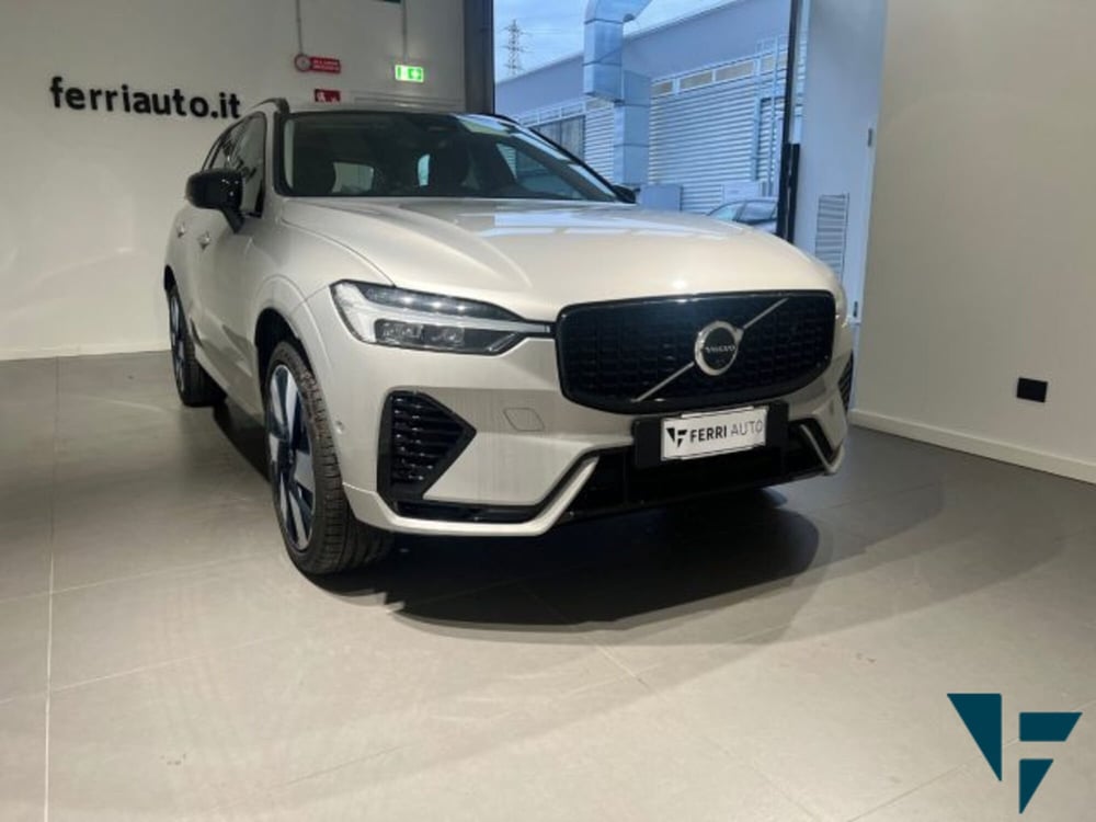 Volvo XC60 nuova a Udine (4)