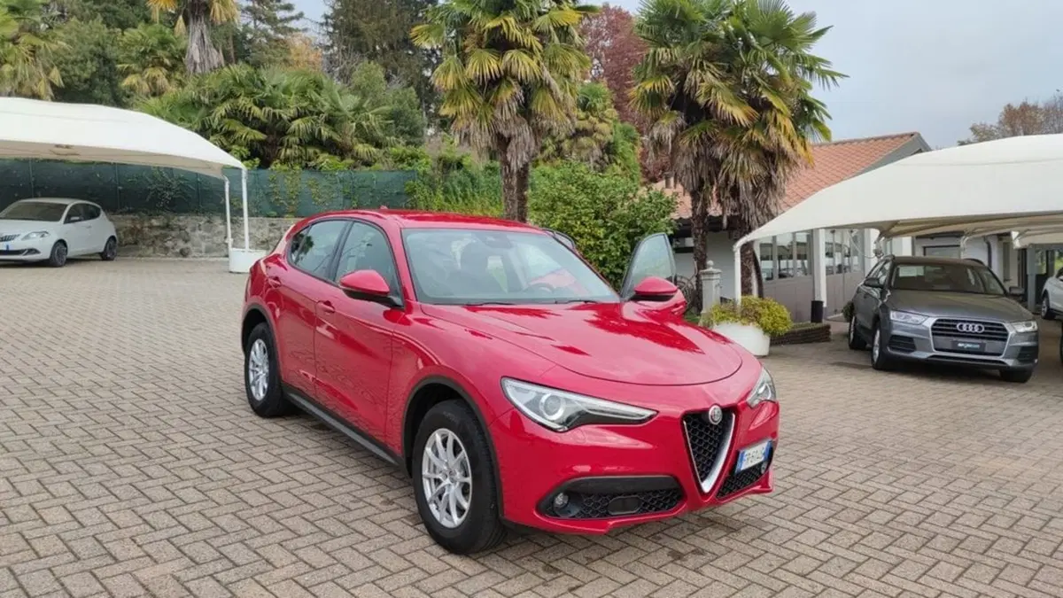 Alfa Romeo Stelvio usata a Como (6)