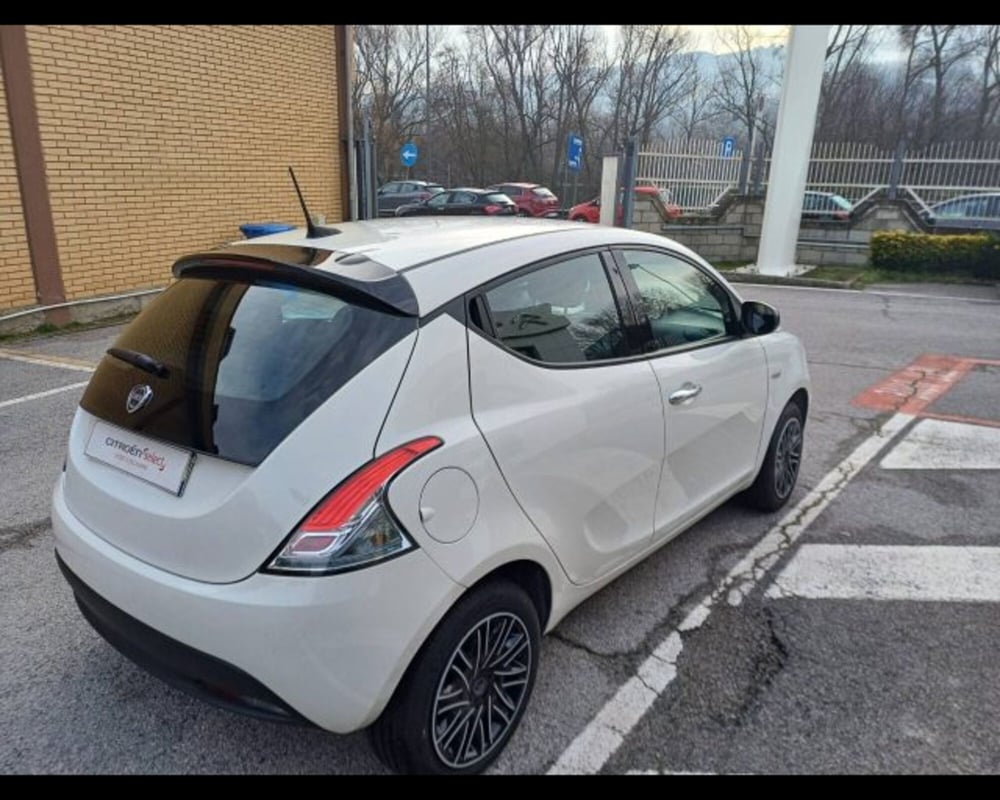 Lancia Ypsilon usata a Potenza (5)