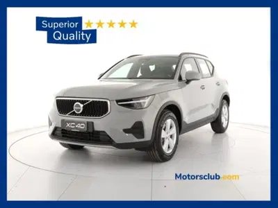 Volvo XC40 B3 automatico Essential nuova a Modena