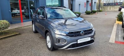 Volkswagen T-Roc 2.0 tdi Life 150cv dsg del 2023 usata a Monte di Procida