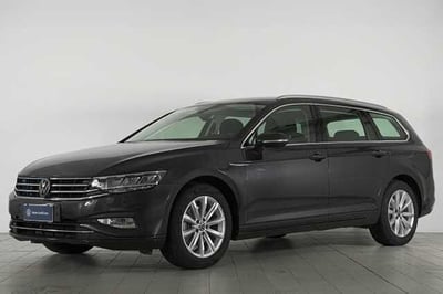 Volkswagen Passat 2.0 tdi scr Business 150cv dsg del 2023 usata a Lipomo