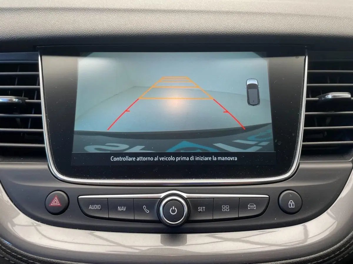 Opel Grandland X usata a Como (12)