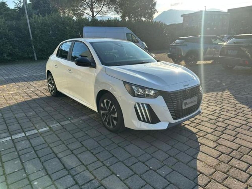 Peugeot 208 nuova a Salerno