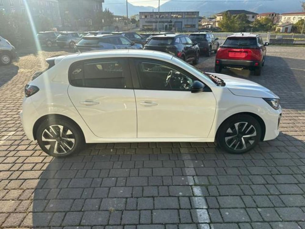 Peugeot 208 nuova a Salerno (3)