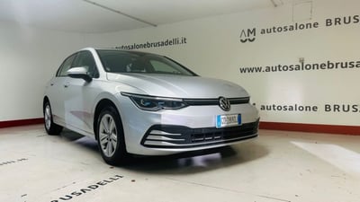 Volkswagen Golf 2.0 TDI 150 CV DSG SCR Life  del 2021 usata a Galbiate