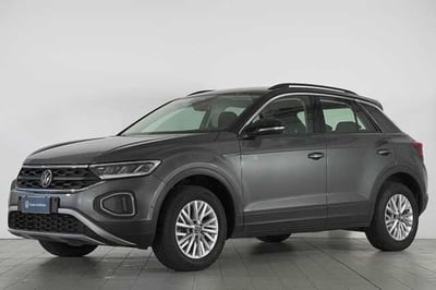 Volkswagen T-Roc 2.0 tdi Life 150cv dsg del 2024 usata a Lipomo