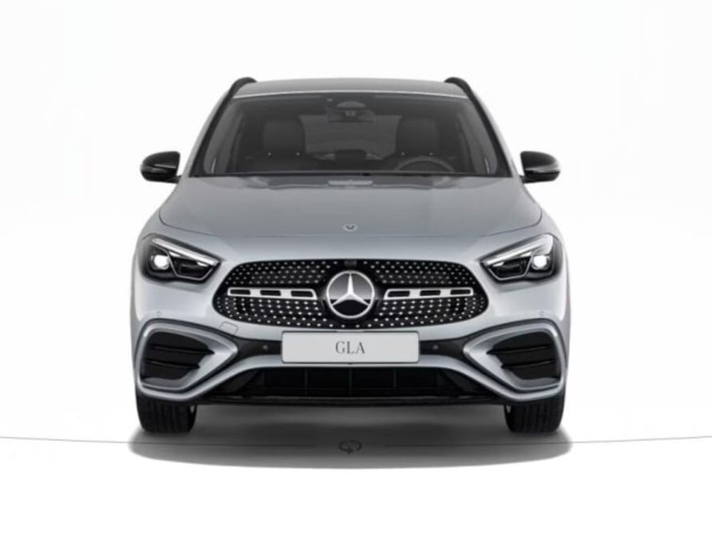 Mercedes-Benz GLA SUV nuova a Verona (3)