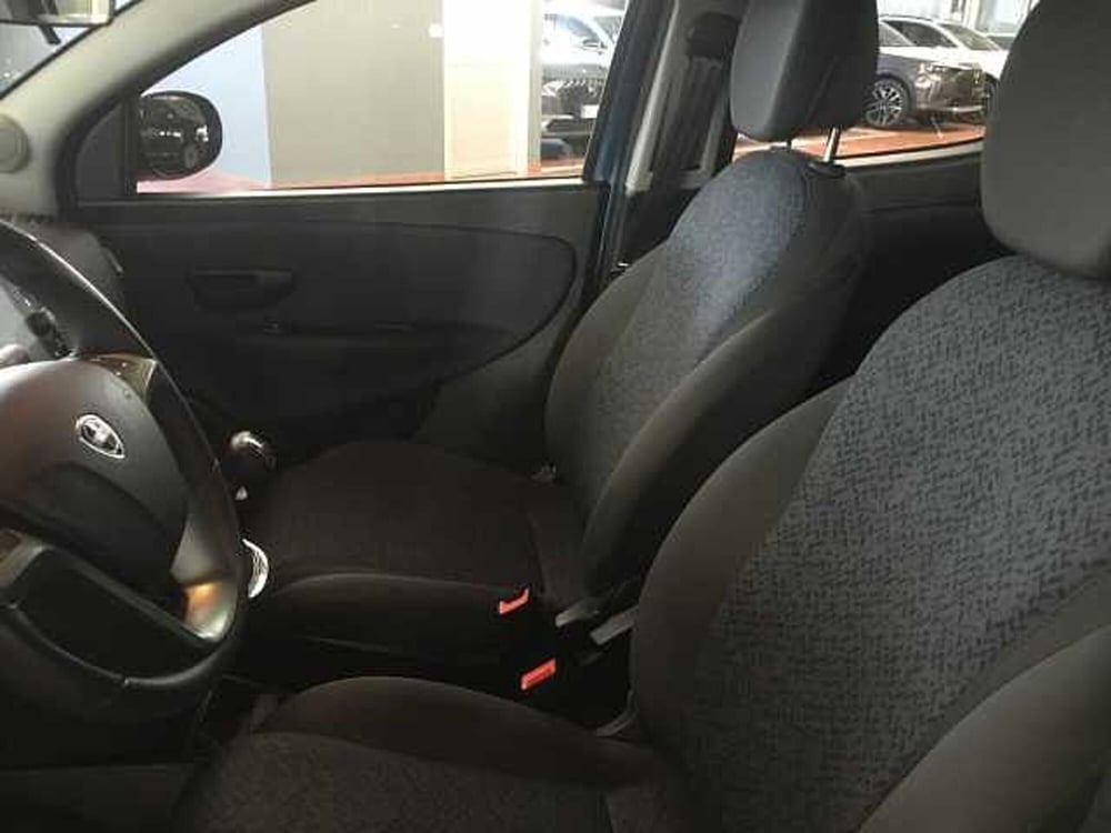 Lancia Ypsilon usata a Varese (10)