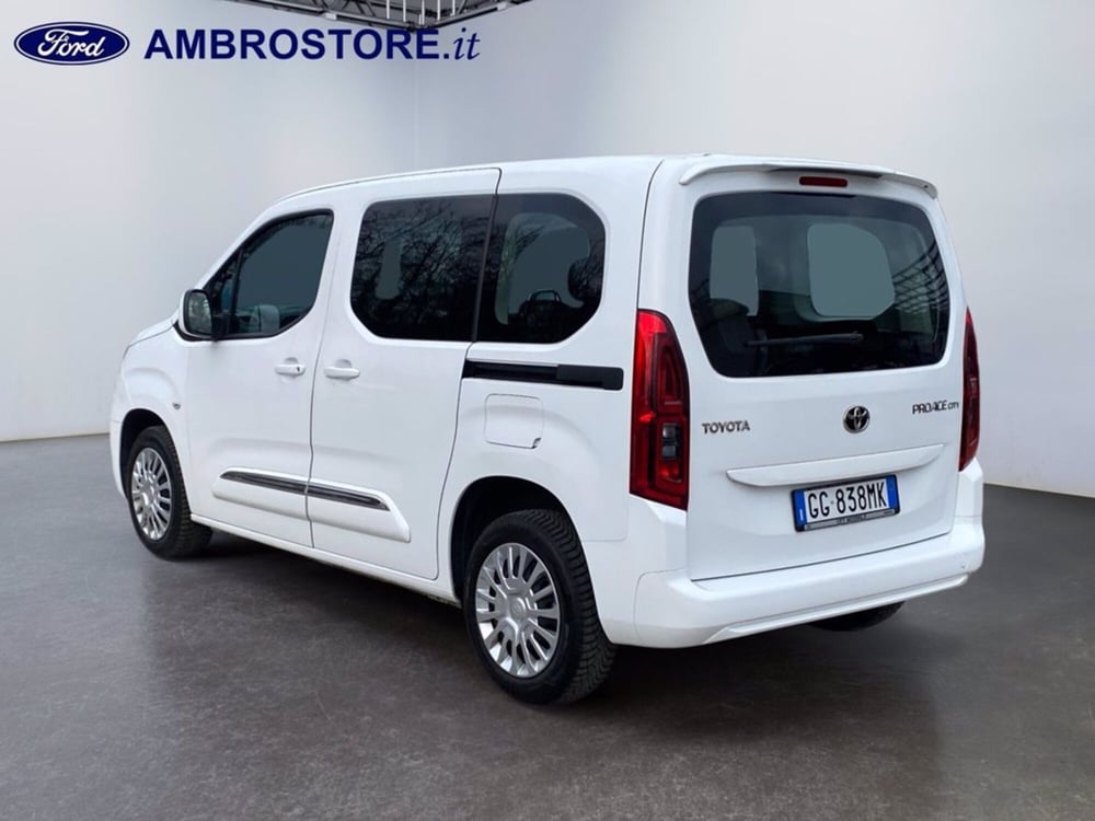 Toyota Proace City Verso usata a Milano (7)