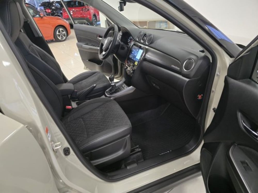 Suzuki Vitara nuova a Reggio Emilia (14)