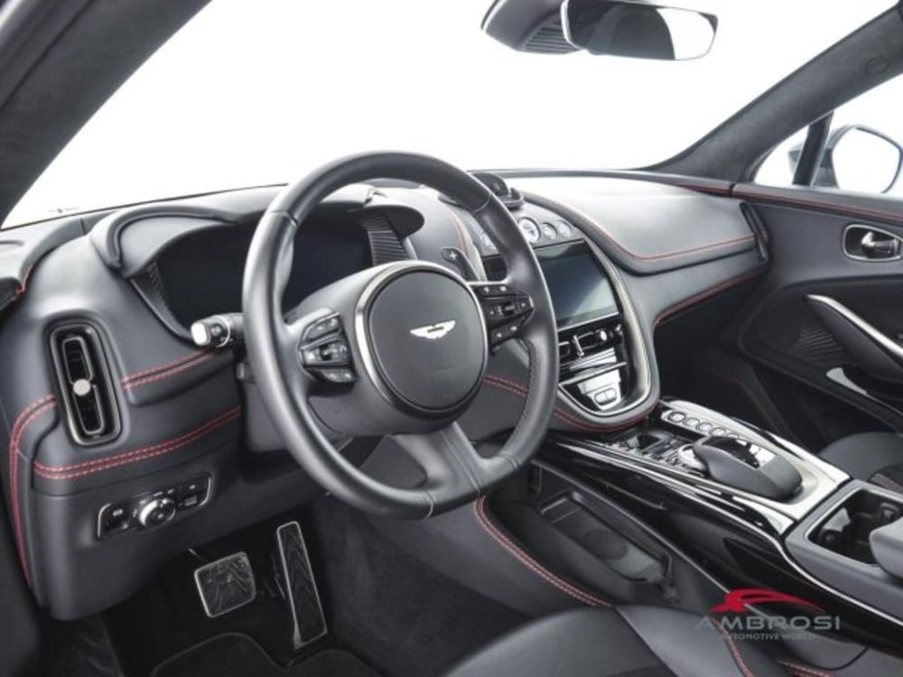 Aston Martin DBX usata a Perugia (8)