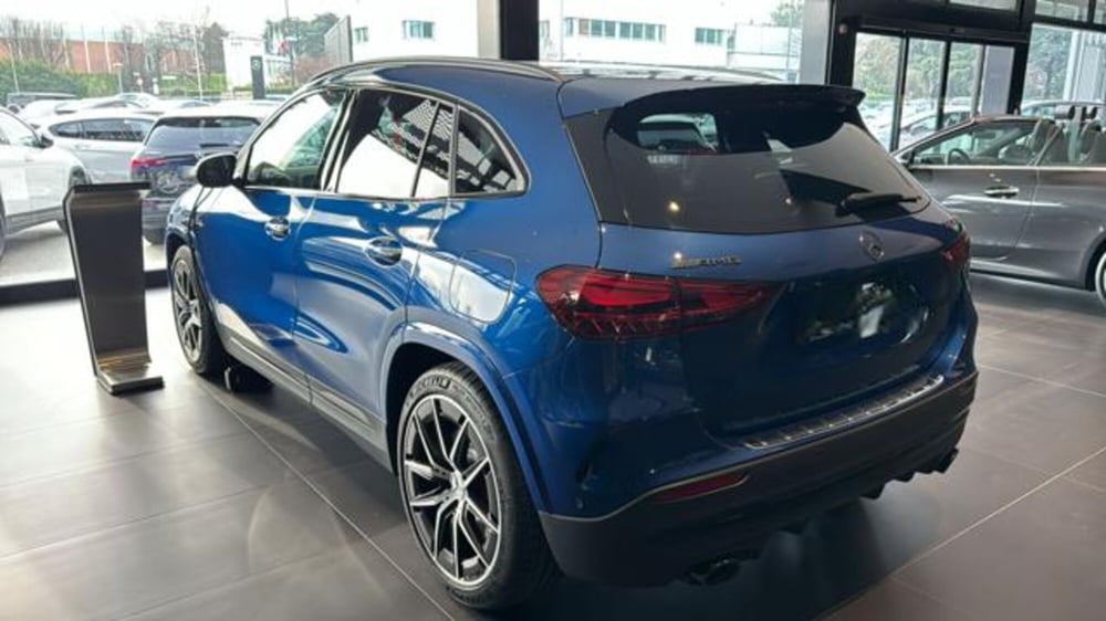 Mercedes-Benz GLA SUV nuova a Napoli (2)