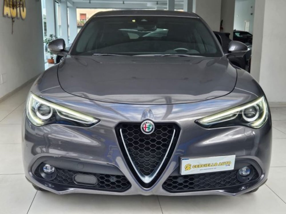 Alfa Romeo Stelvio usata a Napoli (3)