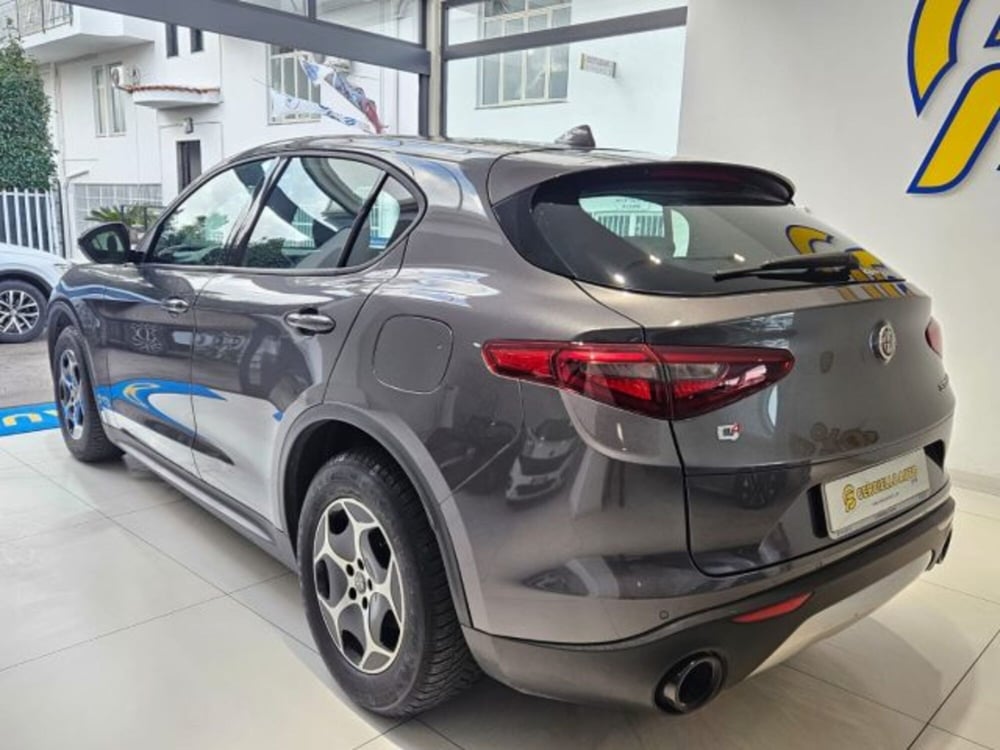 Alfa Romeo Stelvio usata a Napoli (5)