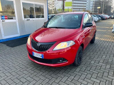 Lancia Ypsilon 1.0 FireFly 5 porte S&amp;S Hybrid Ecochic Silver  del 2023 usata a Milano